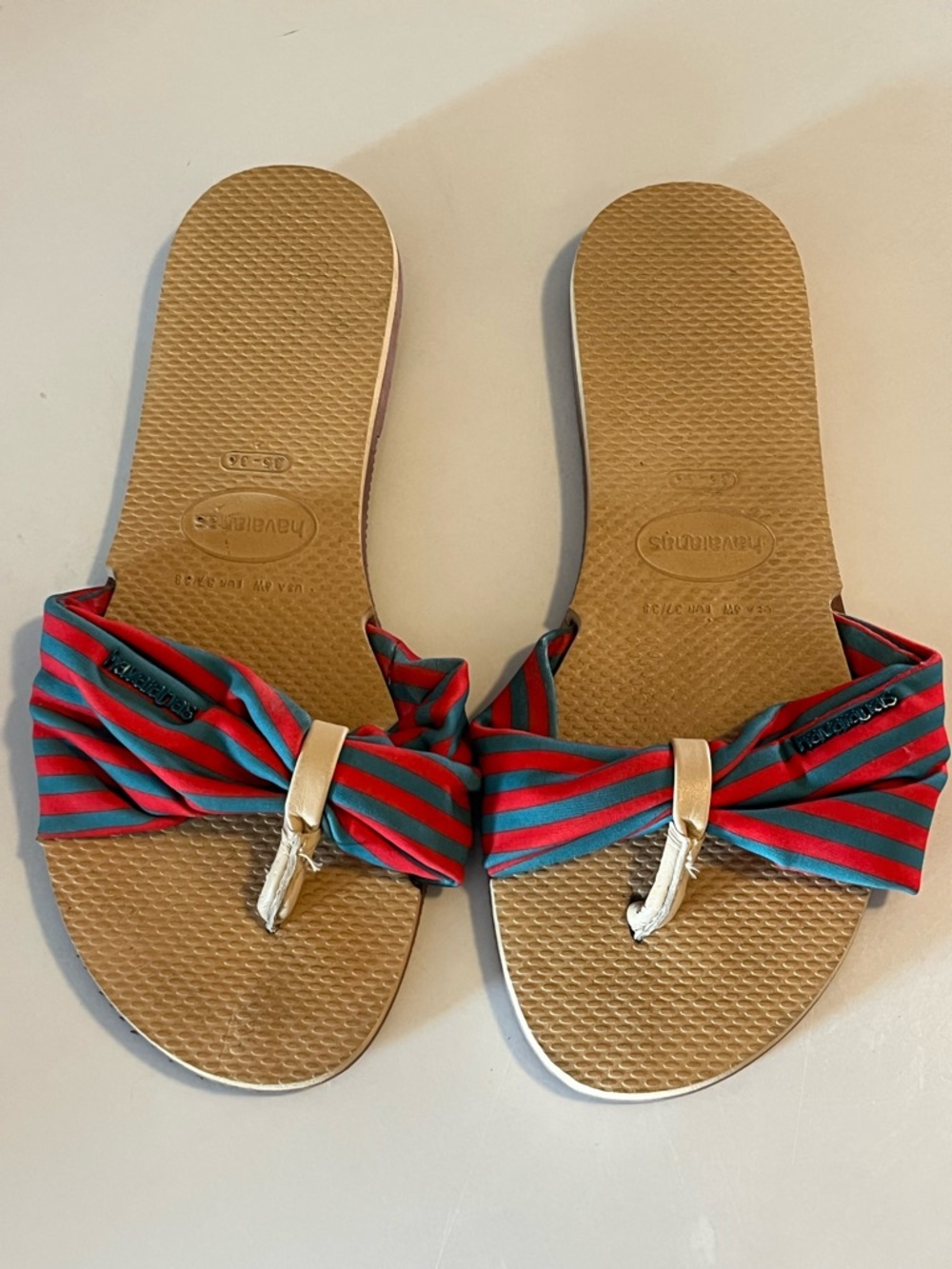 Havaianas Red and Teal Striped Bow Slide Sandals